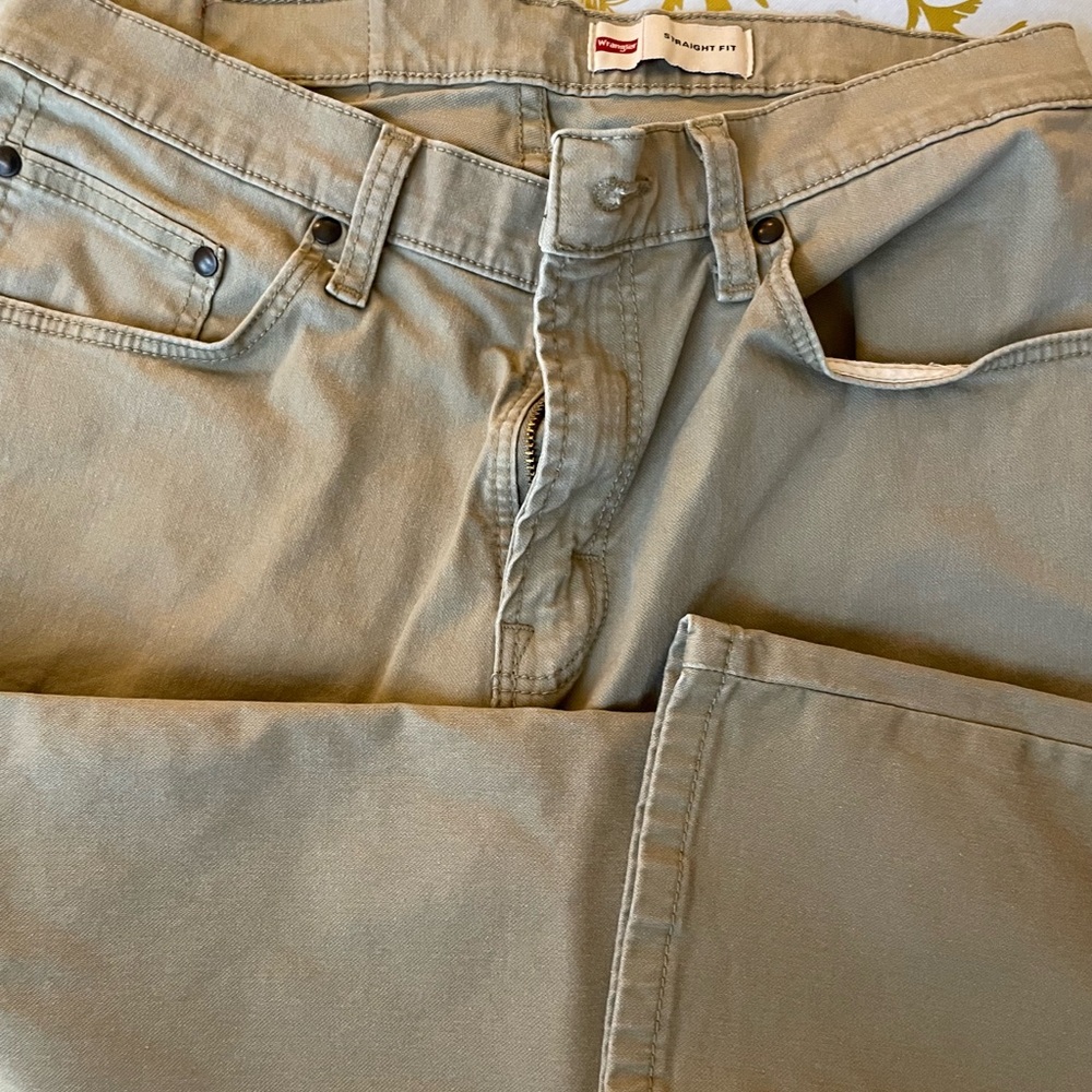 2 for 1 Levi & Wrangle Pants Duo Size 30/30 and 30/32